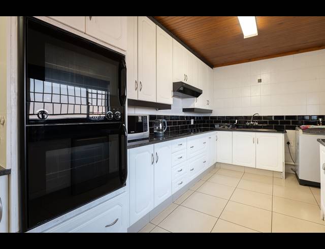 3 BEDROOM HOUSE FOR SALE IN ELANDSHAVEN